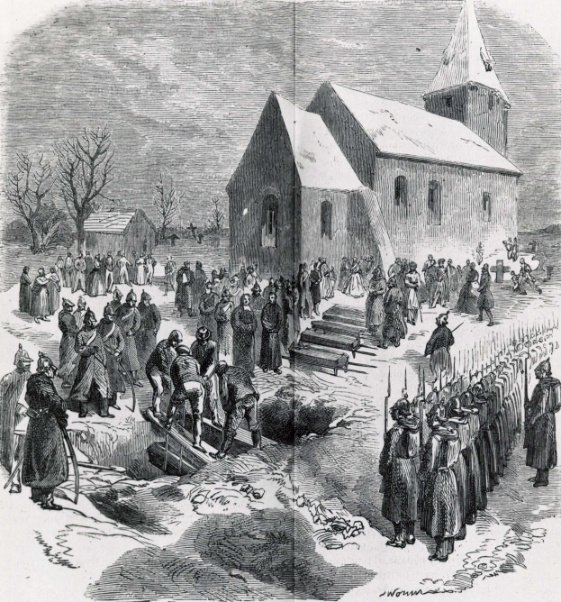 Eine Schwarz-Weiß-Zeichnung einer Gruppe von Menschen, die vor einer Kirche stehen, mit Häusern und Bäumen im Hintergrund und einem Text unten, der 'Die Hinrichtung der deutschen Kriegsgefangenen' lautet.