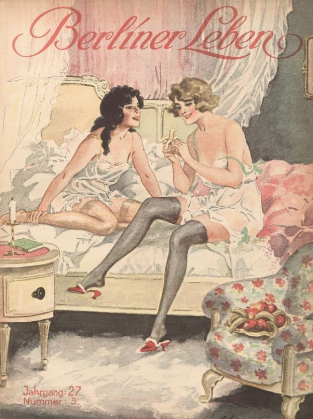 Plakat mit zwei Frauen auf einem Bett sitzend, einem Tisch und Gegenständen links, einem Vorhang und einem gerahmten Gegenstand im Hintergrund und dem Text "Berliner Leben Nr. 27, 1930" oben und unten.
