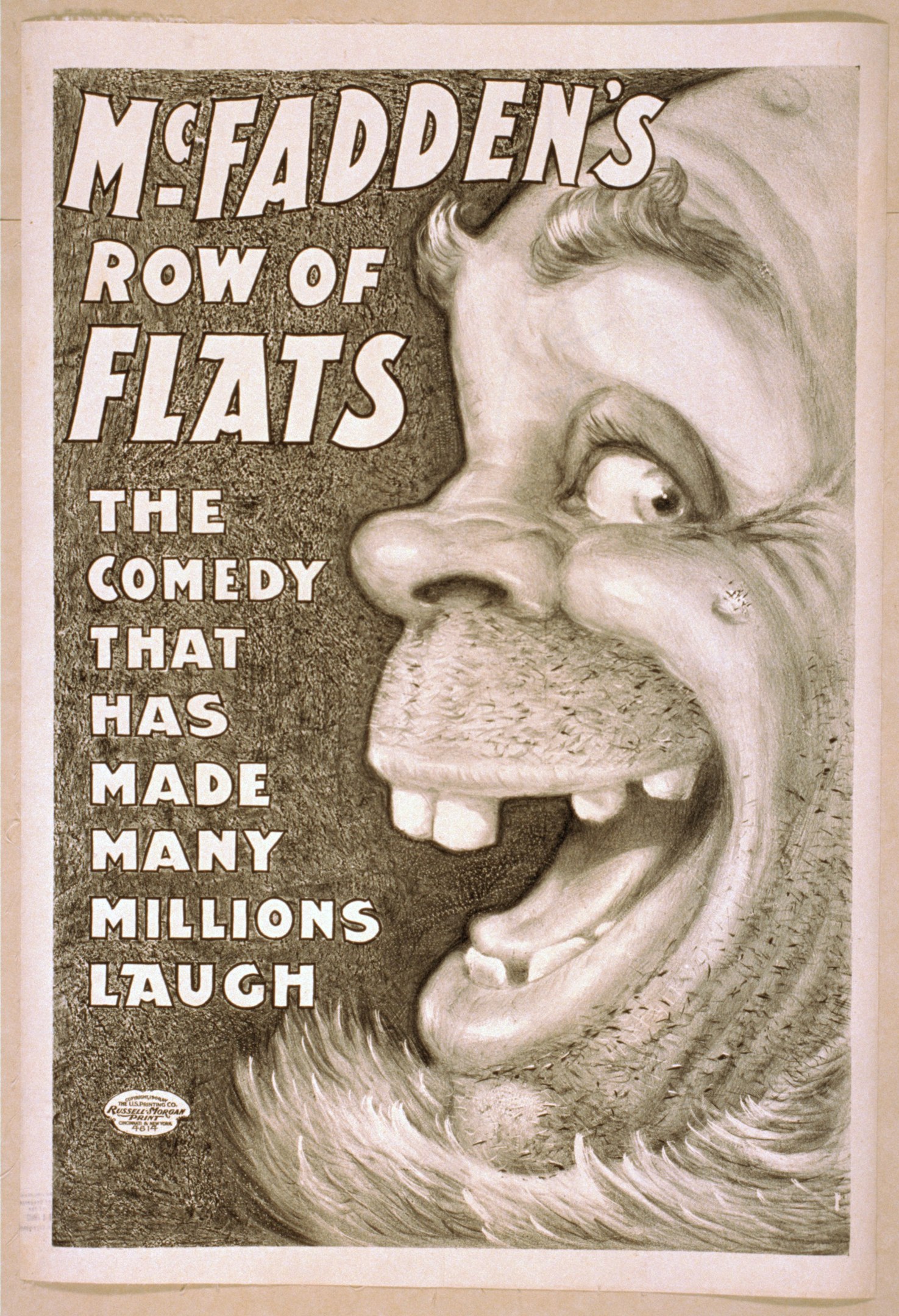 Plakat einer Person mit wilden Haaren und einem breiten, zahnreichen Grinsen auf einem hellgelben Hintergrund, mit dem Text «McFadden's Row of Flats: Die Comedy, die viele Millionen zum Lachen gebracht hat» darüber.