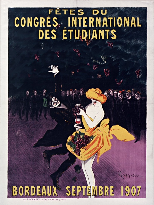 Ein Vintage-Plakat, das eine Weinprobe-Veranstaltung im Jahr 1907 in Bordeaux, Frankreich, bewirbt, zeigt eine Frau in einem gelben Kleid mit einem Glas Wein in der Hand, umgeben von einer Gruppe von Menschen, mit beschreibendem Text.