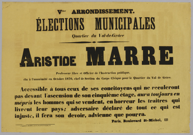 Ein altes Plakat mit der Aufschrift "Elections Municipales Aristide Marre" vor einem weißen Hintergrund.